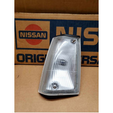 Original Nissan Prairie M10 Standlicht links 26145-21R00 Original Nissan Prairie M10 Standlicht links 26145-21R00