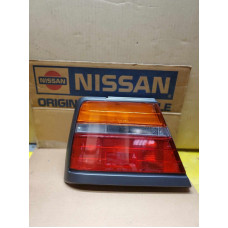 Original Nissan Bluebird T12 Rücklicht links 26559-D3660 Original Nissan Bluebird T12 Rücklicht links 26559-D3660