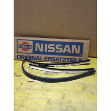 Original Nissan Datsun Laurel C31 Dichtung Tür hinten rechts oben 82826-01L01 Original Nissan Datsun Laurel C31 Dichtung Tür hinten rechts oben 82826-01L01