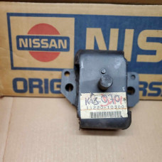 Original Nissan Patrol Y60 Motorlager vorne rechts oder links 11220-10J00 Original Nissan Patrol Y60 Motorlager vorne rechts oder links 11220-10J00
