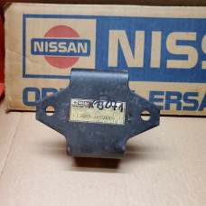Original Nissan Patrol Y60 Patrol Y61 Motorlager hinten rechts oder links 11320-06J00 Original Nissan Patrol Y60 Patrol Y61 Motorlager hinten rechts oder links 11320-06J00