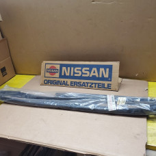 Original Nissan Patrol Y61 Gummi Fensterführung vorne links 80331-VB000 80331-VB005 80331-VB006 80331-VC800 80331-VS90A Original Nissan Patrol Y61 Gummi Fensterführung vorne links 80331-VB000 80331-VB005 80331-VB006 80331-VC800 80331-VS90A