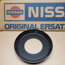 Original Nissan Cabstar F24M Halter Simmerring Hinterachse 43242-MA70A Original Nissan Cabstar F24M Halter Simmerring Hinterachse 43242-MA70A