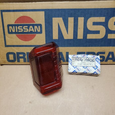 Original Nissan Laurel C32 Scheibe Rücklicht rechts 26421-56L00 Original Nissan Laurel C32 Scheibe Rücklicht rechts 26421-56L00