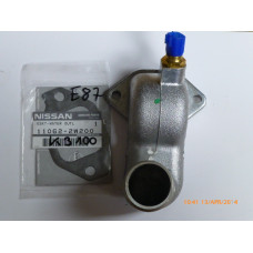 Original Nissan Patrol Y61 Kühlwasseranschluss mit Temperatur Sensor 22630-1W400 11060-2W201