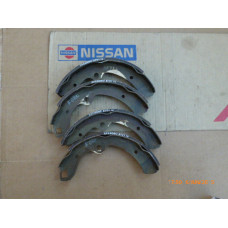 Original Nissan Datsun 240Z 260Z S30 Bremsbacken hinten 44060-E4125
