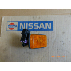 Original Nissan Bluebird T12 Bluebird T72 Seitenblinker 26160-D4001