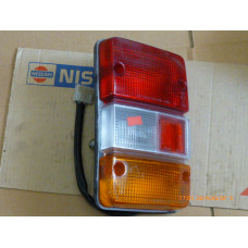 Original Nissan Urvan E23 Rücklicht links 26555-R9700 26555-R9701 