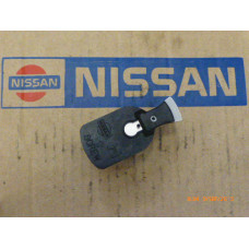 Original Nissan Primera P10 Verteilerfinger 22157-70J01 22157-70J00