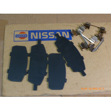Original Nissan X-Trail T30 Montage Set Bremsbelag vorne 41080-8H385 41080-8H325 41080-8H386