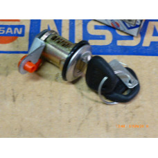 Original Nissan Prairie M11 Schließzylinder links 80601-30R26