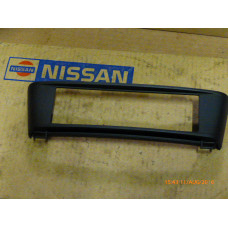 Original Nissan Almera N16 Abdeckung Radio 68262-4M900
