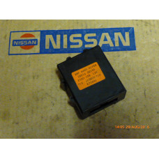 Original Nissan Pathfinder R50 Relais Scheibenwischer hinten 28510-0W100