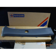 Original Nissan Serena C23M Verkleidung Gurtbefestigung vorne rechts 76913-1C713