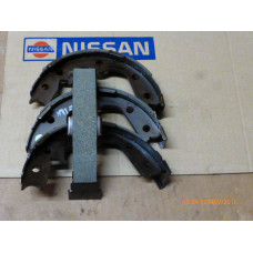 Original Nissan 200SX S13 Bremsbacken Handbremse 44060-44F27