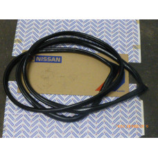 Original Nissan Urvan E24 Dichtung Frontscheibe 72710-01N00