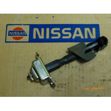 Original Nissan Patrol Y61 Fangband Tür vorne 80430-VB000 80430-VB00A