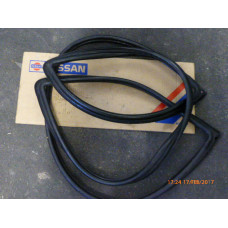 Orignal Nissan Patrol 160 Patrol 260 Patrol Y60 Dichtung Frontscheibe 72710-06J00 72710-06J12 72710-06J25 72710-C6000 72710-C7605