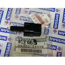 Original Nissan Pathfinder R51 Navara D40 Juke F15 Micra K13 Bremslichtschalter 25320-AX00E 25320-AX00C