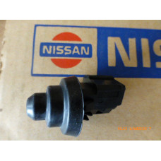 Original Nissan Interstar X70 Renault Master II Türschalter Hecktür 25360-00QAE