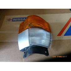 Original Nissan Cabstar F23 Blinker vorne rechts 26120-3T901 26120-07D0A  B6120-3T900