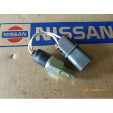 Original Nissan Terrano 300ZX Patrol Pickup Pathfinder Schalter Rückfahrscheinwerfer 32005-21U00 32005-21U10 32005-21U1B 32005-K1011