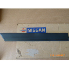 Original Nissan Sunny N13 Zierleiste Kotflügel vorne rechts 78880-57M70