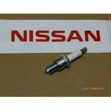 Original Nissan Datsun 280ZX Micra Sunny Silvia Cherry Bluebird Laurel Zündkerze 22401-P8315