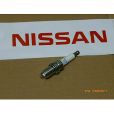 Original Nissan Primera W10 Almera N15 Zündkerze 22401-2J200