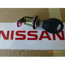 Original Nissan Sunny N14 Sunny Y10 Cabstar F23 Schließzylinder Tür vorne LH 80601-50J26 H0600-50J02 H0600-50J00
