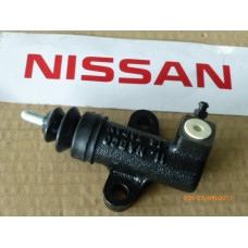 Original Nissan Serena C23M Kupplungsnehmerzylinder 30620-69F23 30620-69F20