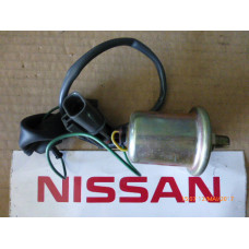 Original Nissan Patrol 160 Öldruckschalter 25070-C8201