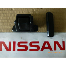 Original Nissan Patrol Y60 Verschluss Seitenscheibe 82342-0Y000 82342-06J00