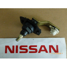 Original Nissan Micra K10 Wischerlager Fahrerseite 28860-01B00