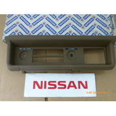Original Nissan Sunny B11 Abdeckung Mittelkonsole 68260-02A00
