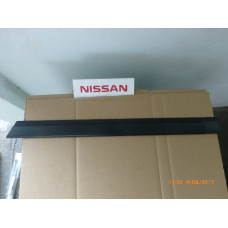 Original Nissan Bluebird T12 Zierleiste Tür hinten links 82873-D4000
