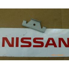 Original Nissan Patrol Y60 Safari Y60 Klammer Verbreiterung hinten 63815-05J00