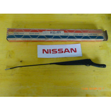 Original Nissan Datsun Bluebird 910 Wischerarm 28880-W2221