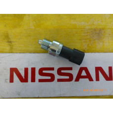 Original Nissan Navara D40 Pathfinder R51 Neutralschalter Verteilergetriebe 32005-7S11A 32005-7S110