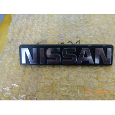 Original Nissan Micra K10 Schriftzug Kühlergrill 62891-01B00