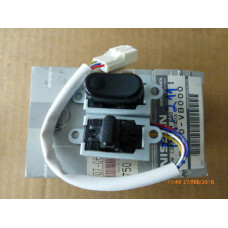 Original Nissan Patrol Y61 Schalter Schiebedach 25450-VB000