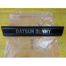Original Nissan-Datsun Sunny B310 Schriftzug 79894-H9060