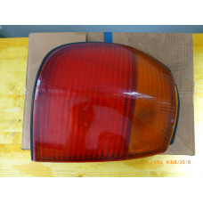Original Nissan Primera WP11 Rücklicht links 26555-8F885
