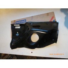 Original Nissan Primera P10 Blech Radhaus vorne LH 64133-90J30