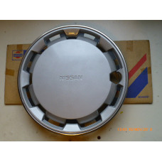 Original Nissan Sunny B12 Radkappe 40315-53A01