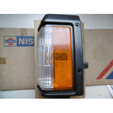 Original Nissan Pickup D21 Pathfinder WD21 Standlicht vorne LH B6115-41G01