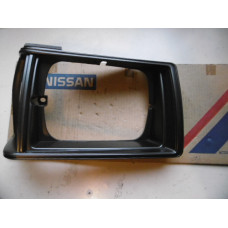 Original Nissan-Datsun Sunny B310 Blende Scheinwerfer RH 62412-H8800 