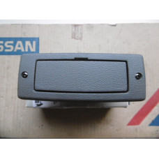 Original Nissan Pickup D22 Aschenbecher 82960-VK811 82960-VK81B