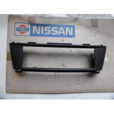 Original Nissan Almera N16 Blende Radio 68262-BM400
