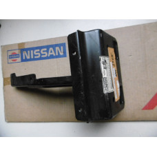 Original Nissan Datsun Laurel C31 Halter Stoßstange hinten links 85211-01L01